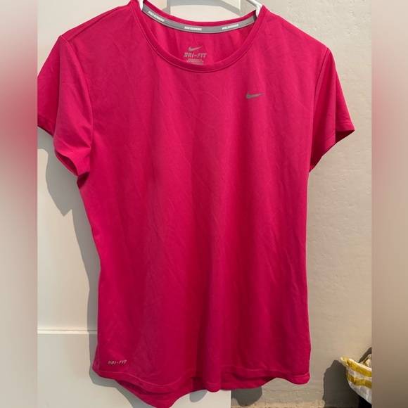 Nike Women's Pink Dri-Fit running short sleeve tee Size Medium - Picture 2 of 6